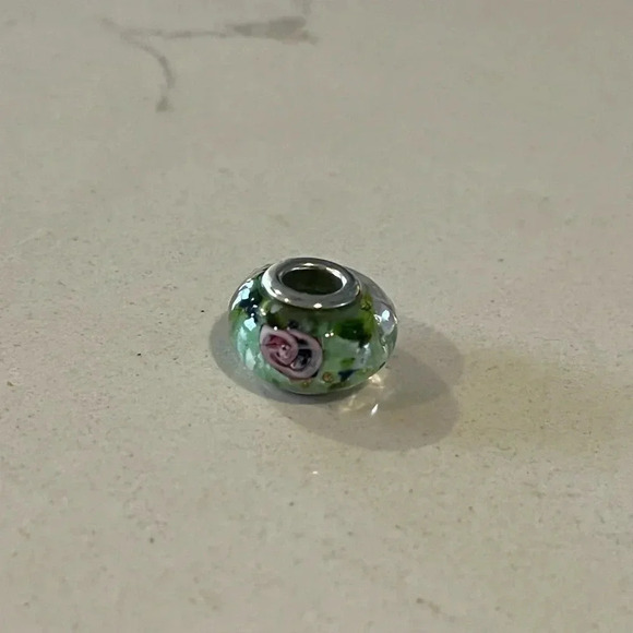 Glass floral 🌸and silver charm - Picture 2 of 5